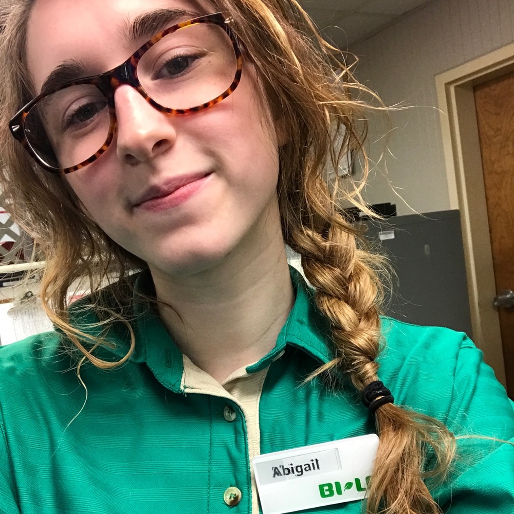 Meet your Posher, Abigail
